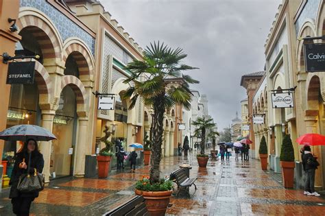 prada outlet italien mailand|outlet mall italy.